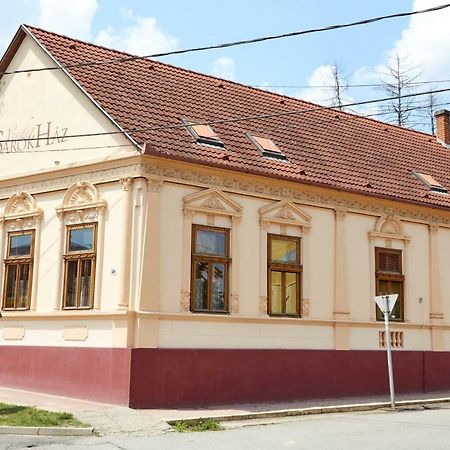 Hotel Sarok Vendeghaz Villány Exteriér fotografie