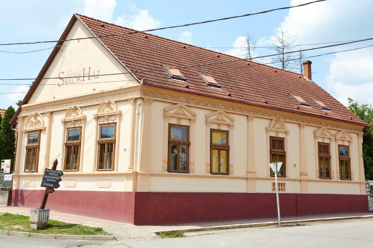 Hotel Sarok Vendeghaz Villány Exteriér fotografie